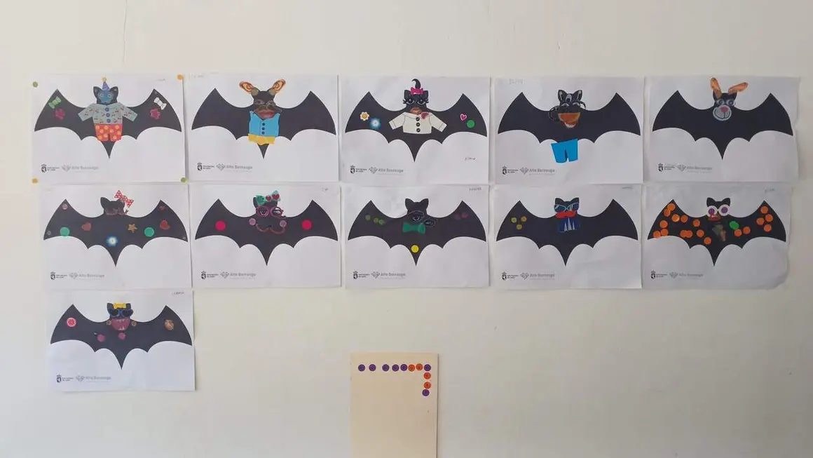 Dibujos de murci&eacute;lagos hechos por alumnos de Santa Mar&iacute;a de Arbas, Villaman&iacute;n
