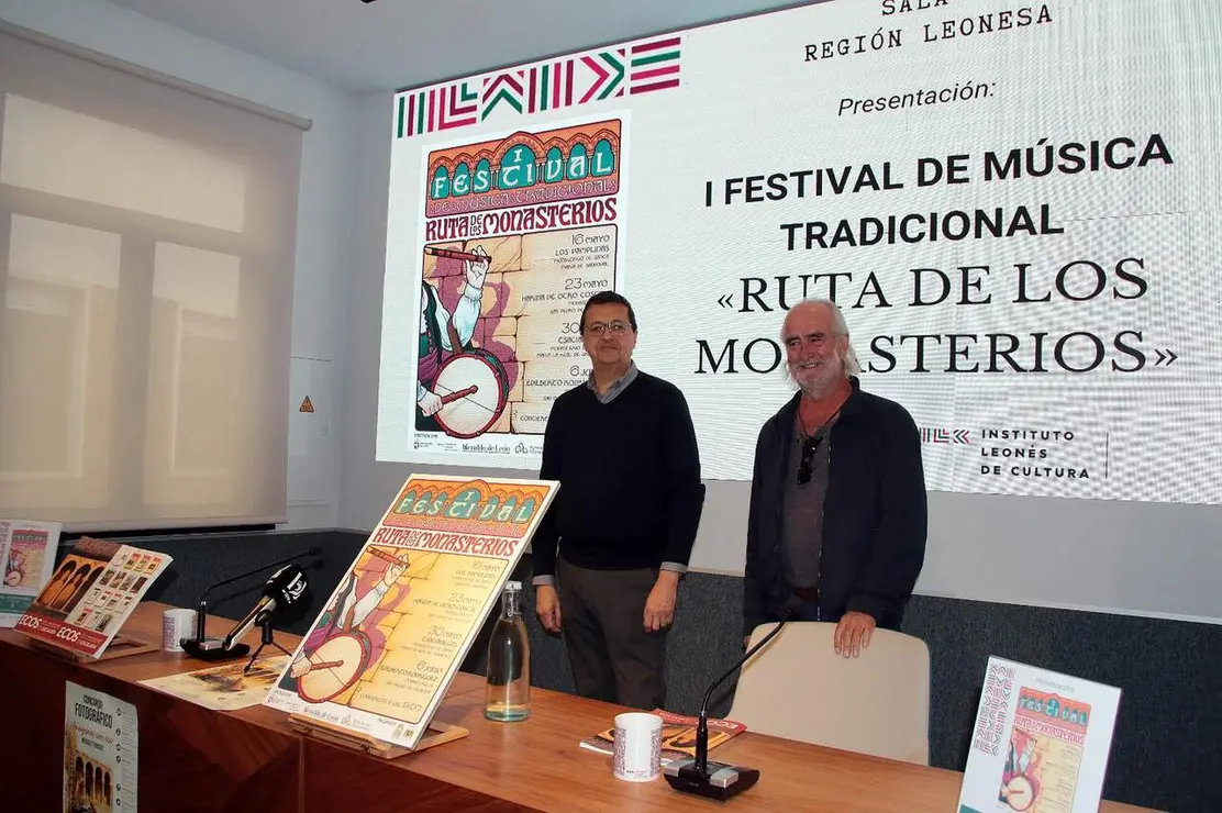 Santa Mar&iacute;a de Sandoval, San Pedro de Eslonza, Santa Mar&iacute;a la Real en Gradefes y San Miguel de Escalada se convertir&aacute;n en escenario privilegiado para bandas leonesas en el primer Festival Ruta de los Monasterios, que ha sido presentado este viernes por Jes&uacute;s Ferrero y Blas Fern&aacute;ndez, de la Asociaci&oacute;n Priorato de Escalada. Fotos: Peio Garc&iacute;a.