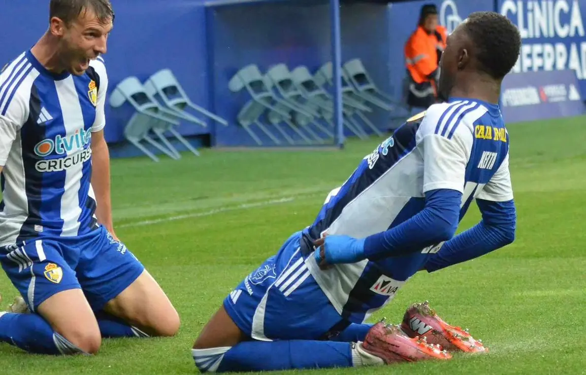 La Ponferradina sum&oacute; una vida extra en la carrera por el playoff tras ganar al Avil&eacute;s por 3-1 en El Toral&iacute;n con goles de Borja V&aacute;zquez, Keita y Slavy -Babin hizo el tanto del honor para los asturianos-.