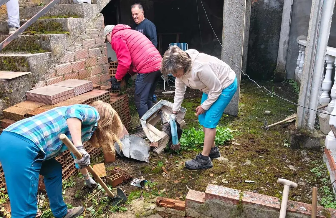 Un grupo de vecinos y amigos impulsa trabajos de recuperaci&oacute;n, actividades culturales y de memoria colectiva para devolver vida a esta peque&ntilde;a localidad de Rosales habitada por apenas seis personas.