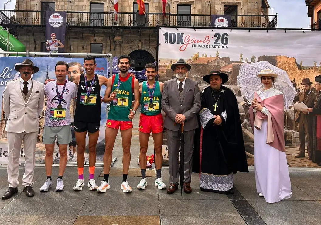 Abel Ant&oacute;n apadrina la multitudinaria 10k de Astorga que corona a Celada y Tisalema.