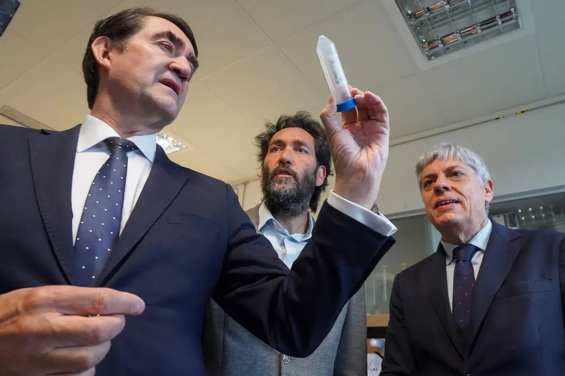 El consejero de Medio Ambiente, Vivienda y Ordenaci&oacute;n del Territorio, Juan Carlos Su&aacute;rez-Qui&ntilde;ones, visita el Instituto de Biotecnolog&iacute;a de Le&oacute;n, Inbiotec-&Aacute;rea de Biotecnolog&iacute;a de Cesefor