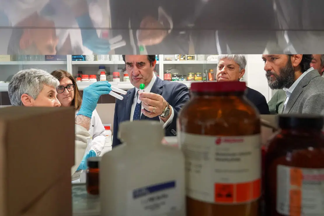 El consejero de Medio Ambiente, Vivienda y Ordenaci&oacute;n del Territorio, Juan Carlos Su&aacute;rez-Qui&ntilde;ones, visita el Instituto de Biotecnolog&iacute;a de Le&oacute;n, Inbiotec-&Aacute;rea de Biotecnolog&iacute;a de Cesefor