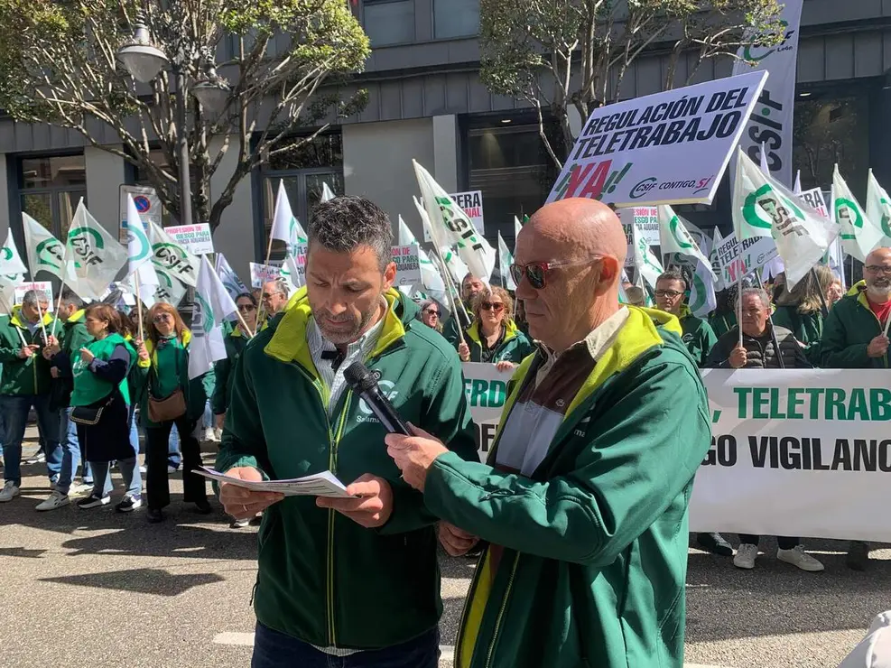 El responsable de Agencia Tributaria de la Central Sindical Independiente de Funcionarios en Castilla y Le&oacute;n, Seraf&iacute;n Herrera Mart&iacute;n, comparece durante la concentraci&oacute;n convocada contra el bloqueo de la AEAT a la negociaci&oacute;n de las condiciones laborales de los trabajadores. Foto: Ramajo y Del Cura.