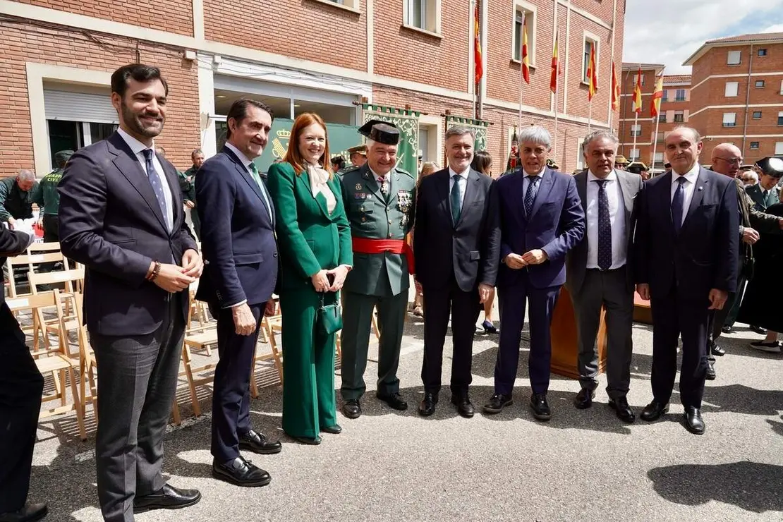 El general de Brigada, Miguel S&aacute;nchez Guerrero, y el delegado del Gobierno en Castilla y Le&oacute;n, Nicanor Sen V&eacute;lez, presiden el acto de conmemoraci&oacute;n del 182 aniversario de la Fundaci&oacute;n de la Guardia Civil