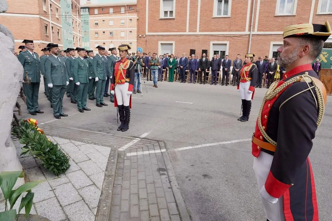 El general de Brigada, Miguel S&aacute;nchez Guerrero, y el delegado del Gobierno en Castilla y Le&oacute;n, Nicanor Sen V&eacute;lez, presiden el acto de conmemoraci&oacute;n del 182 aniversario de la Fundaci&oacute;n de la Guardia Civil