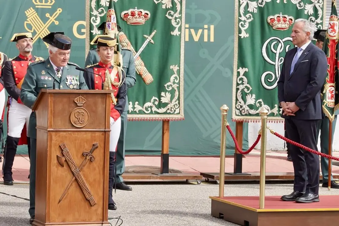 El general de Brigada, Miguel S&aacute;nchez Guerrero, y el delegado del Gobierno en Castilla y Le&oacute;n, Nicanor Sen V&eacute;lez, presiden el acto de conmemoraci&oacute;n del 182 aniversario de la Fundaci&oacute;n de la Guardia Civil