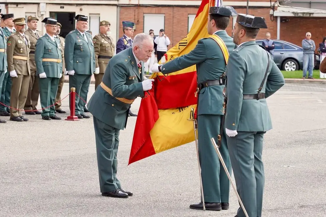 El general de Brigada, Miguel S&aacute;nchez Guerrero, y el delegado del Gobierno en Castilla y Le&oacute;n, Nicanor Sen V&eacute;lez, presiden el acto de conmemoraci&oacute;n del 182 aniversario de la Fundaci&oacute;n de la Guardia Civil