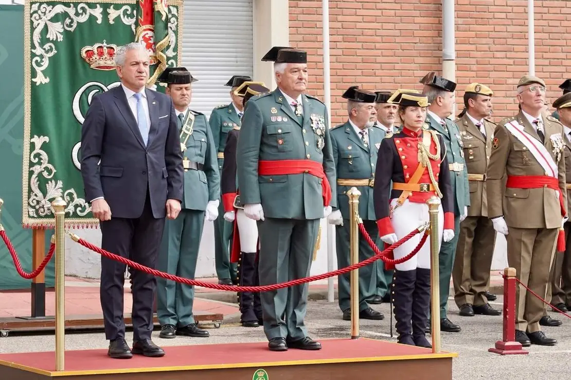 El general de Brigada, Miguel S&aacute;nchez Guerrero, y el delegado del Gobierno en Castilla y Le&oacute;n, Nicanor Sen V&eacute;lez, presiden el acto de conmemoraci&oacute;n del 182 aniversario de la Fundaci&oacute;n de la Guardia Civil