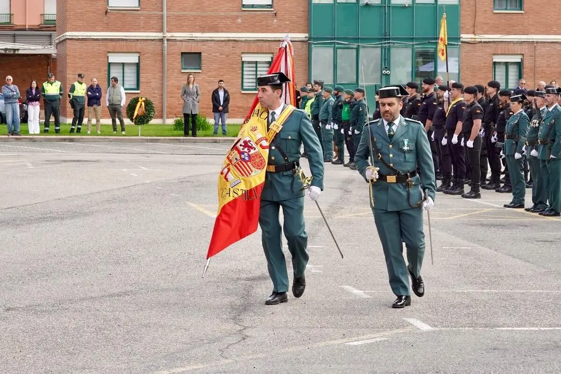 El general de Brigada, Miguel S&aacute;nchez Guerrero, y el delegado del Gobierno en Castilla y Le&oacute;n, Nicanor Sen V&eacute;lez, presiden el acto de conmemoraci&oacute;n del 182 aniversario de la Fundaci&oacute;n de la Guardia Civil