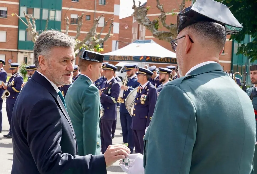 El general de Brigada, Miguel S&aacute;nchez Guerrero, y el delegado del Gobierno en Castilla y Le&oacute;n, Nicanor Sen V&eacute;lez, presiden el acto de conmemoraci&oacute;n del 182 aniversario de la Fundaci&oacute;n de la Guardia Civil