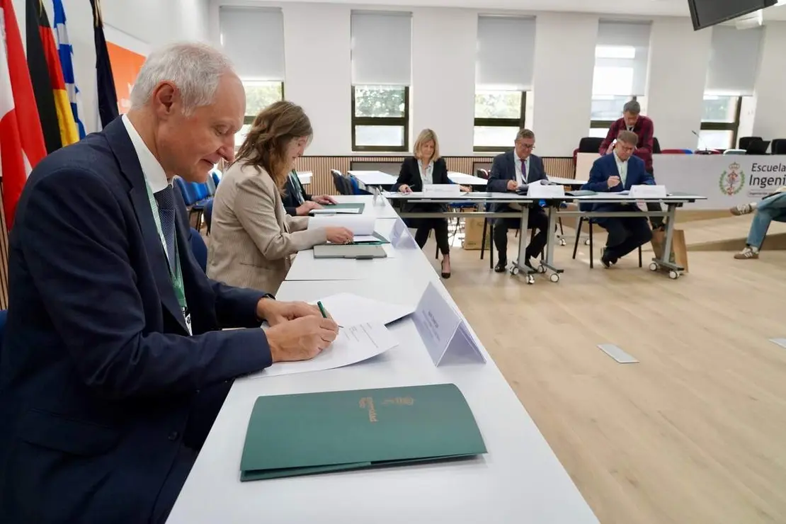 La rectora de la Universidad de Le&oacute;n, Nuria Gonz&aacute;lez, preside la inauguraci&oacute;n &lsquo;Review week&rsquo; de la alianza Eureca-Pro, tras la que los nueve rectores de las universidades que la integran firman un acuerdo en materia formativa