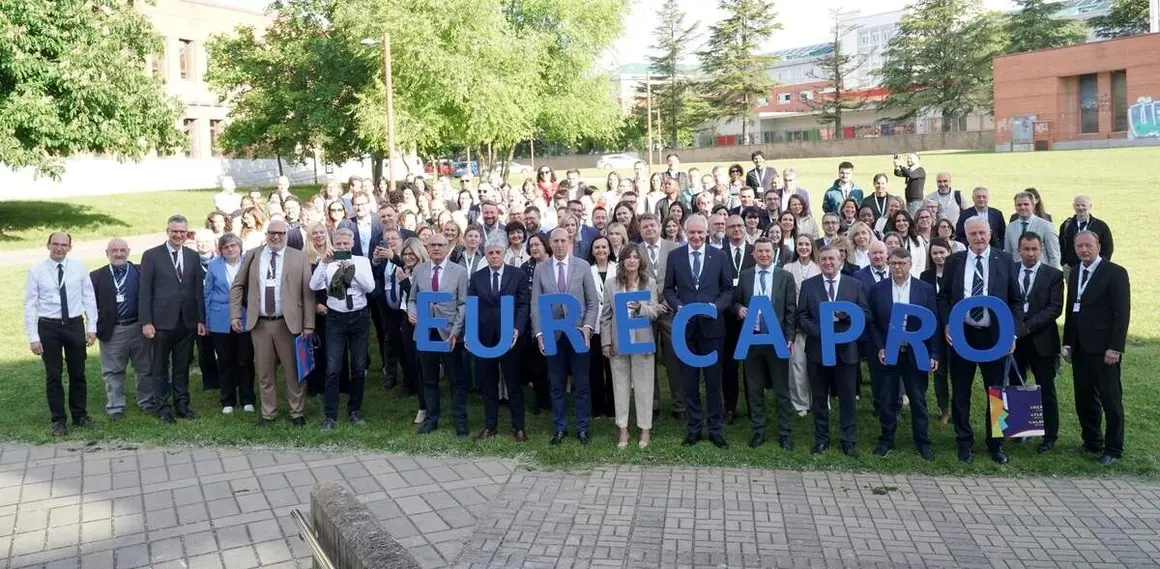 La rectora de la Universidad de Le&oacute;n, Nuria Gonz&aacute;lez, preside la inauguraci&oacute;n &lsquo;Review week&rsquo; de la alianza Eureca-Pro, tras la que los nueve rectores de las universidades que la integran firman un acuerdo en materia formativa