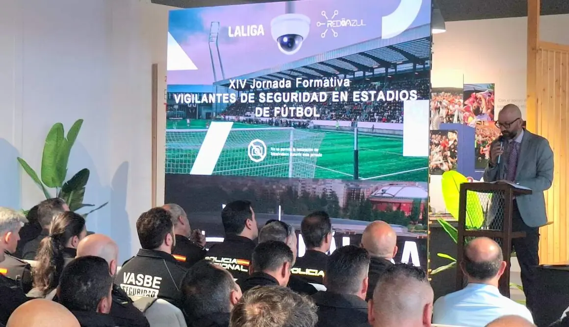 M&aacute;s de 200 profesionales participan en Le&oacute;n en unas jornadas de formaci&oacute;n sobre seguridad en estadios de f&uacute;tbol. Foto: Subdelegaci&oacute;n del Gobierno.