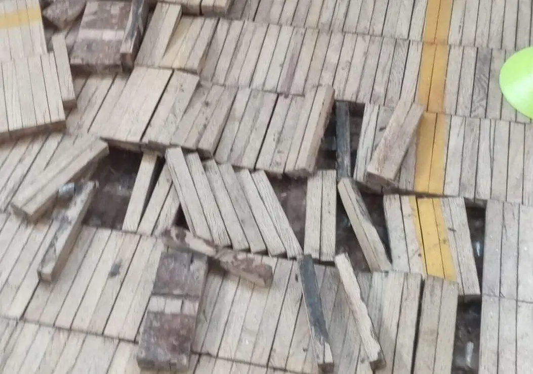 CCOO exige solucionar los "graves problemas" detectados tanto en el gimnasio como en otras partes del instituto. Foto: CCOO.