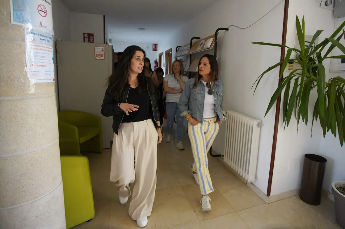 La vicesecretaria general del PSOE de Castilla y Le&oacute;n, Nuria Rubio, visita Proyecto Hombre de Ponferrada. Le acompa&ntilde;an la procuradora socialista por Le&oacute;n Mabel Fern&aacute;ndez, y la portavoz de la Comisi&oacute;n Ejecutiva Provincial del PSOE de Le&oacute;n, Luc&iacute;a de Castro