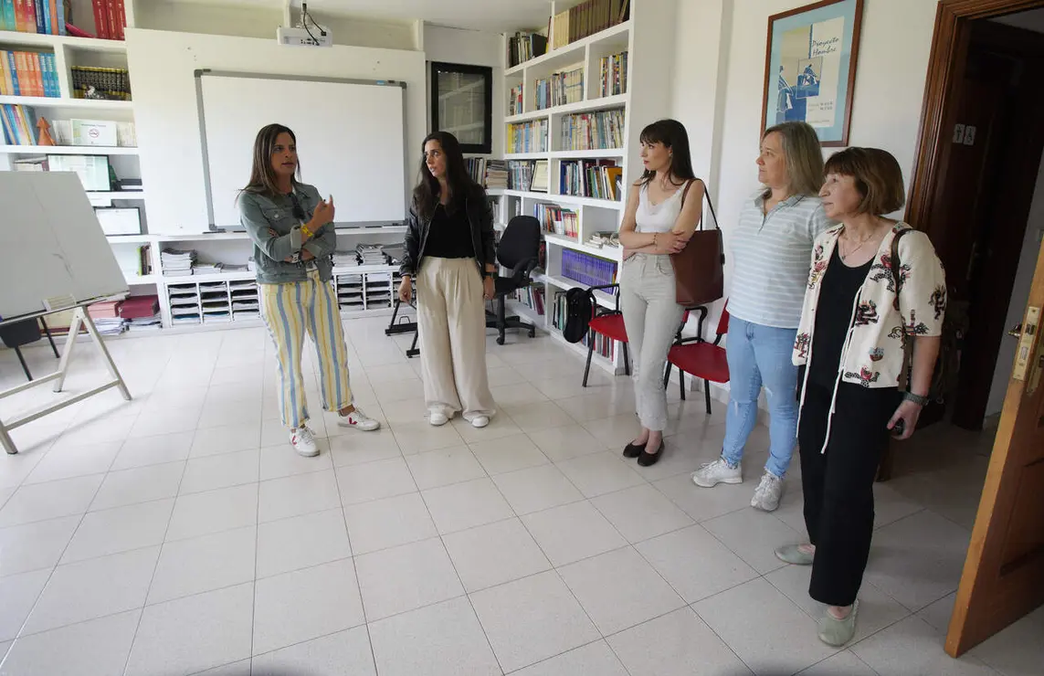 La vicesecretaria general del PSOE de Castilla y Le&oacute;n, Nuria Rubio, visita Proyecto Hombre de Ponferrada. Le acompa&ntilde;an la procuradora socialista por Le&oacute;n Mabel Fern&aacute;ndez, y la portavoz de la Comisi&oacute;n Ejecutiva Provincial del PSOE de Le&oacute;n, Luc&iacute;a de Castro