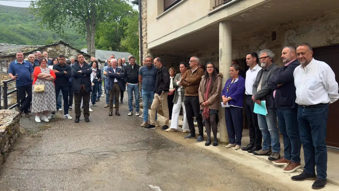 El PSOE de Le&oacute;n rinde homenaje a Alfredo de Arriba y destaca su legado de compromiso con el municipalismo y el mundo rural