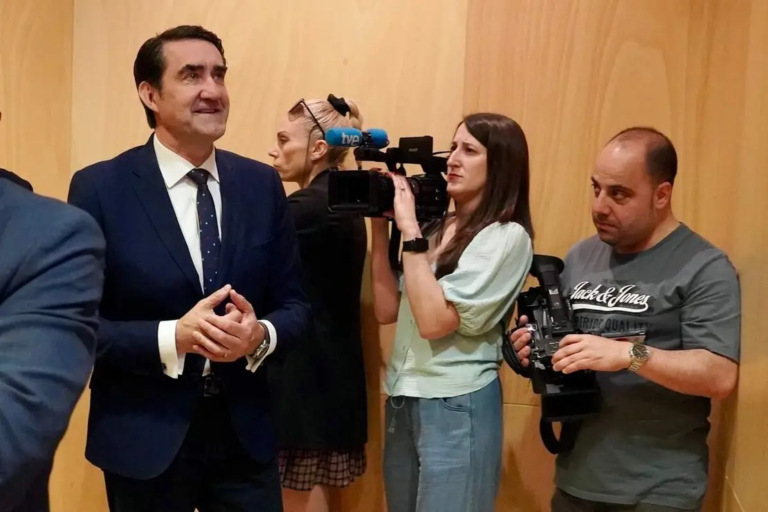 El consejero de Medio Ambiente, Vivienda y Ordenaci&oacute;n del Territorio, Juan Carlos Su&aacute;rez-Qui&ntilde;ones, inaugura una jornada formativa para medios de comunicaci&oacute;n en materia de incendios forestales