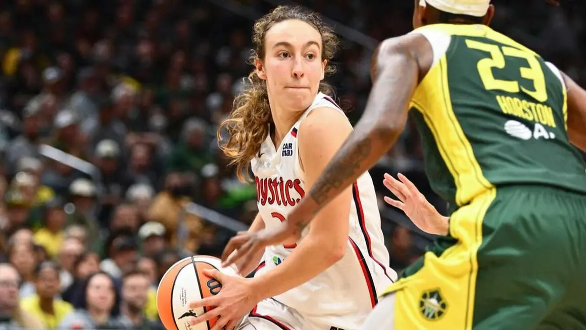 La jugadora leonesa Alicia Fl&oacute;rez estren&oacute; su trayectoria en la WNBA dejando una notable carta de presentaci&oacute;n en la victoria de Washington Mystics frente a Seattle Storm por 64-78, en un encuentro disputado en la madrugada del mi&eacute;rcoles al jueves, hora espa&ntilde;ola.