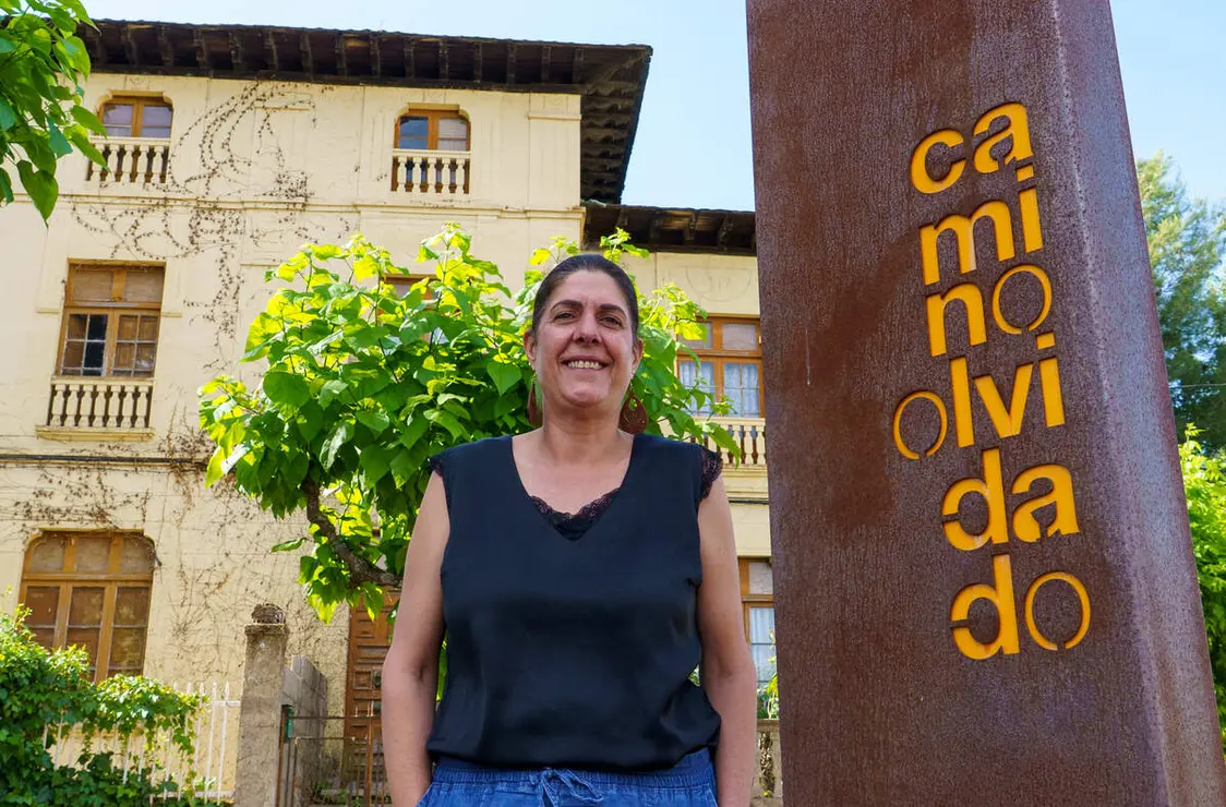 La presidenta de la Asociaci&oacute;n Leonesa del Camino Olvidado, Charo G&oacute;mez, en el d&eacute;cimo aniversario de su constituci&oacute;n