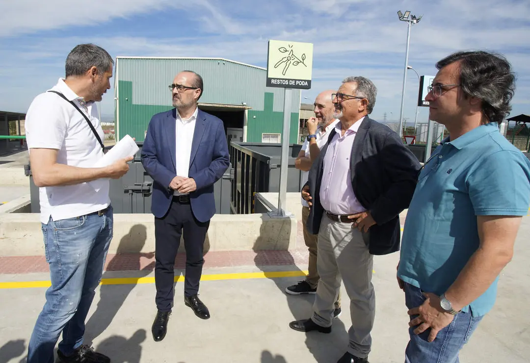 El alcalde de Ponferrada, Marco Morala, durante la presentaci&oacute;n de las mejoras del Punto Limpio