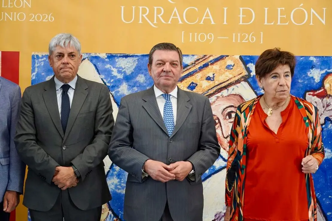 El consejero en funciones de la Presidencia, Luis Miguel Gonz&aacute;lez Gago, visita la exposici&oacute;n &lsquo;Reina Ella. Urraca I de Le&oacute;n (1109-1126)&rsquo;
