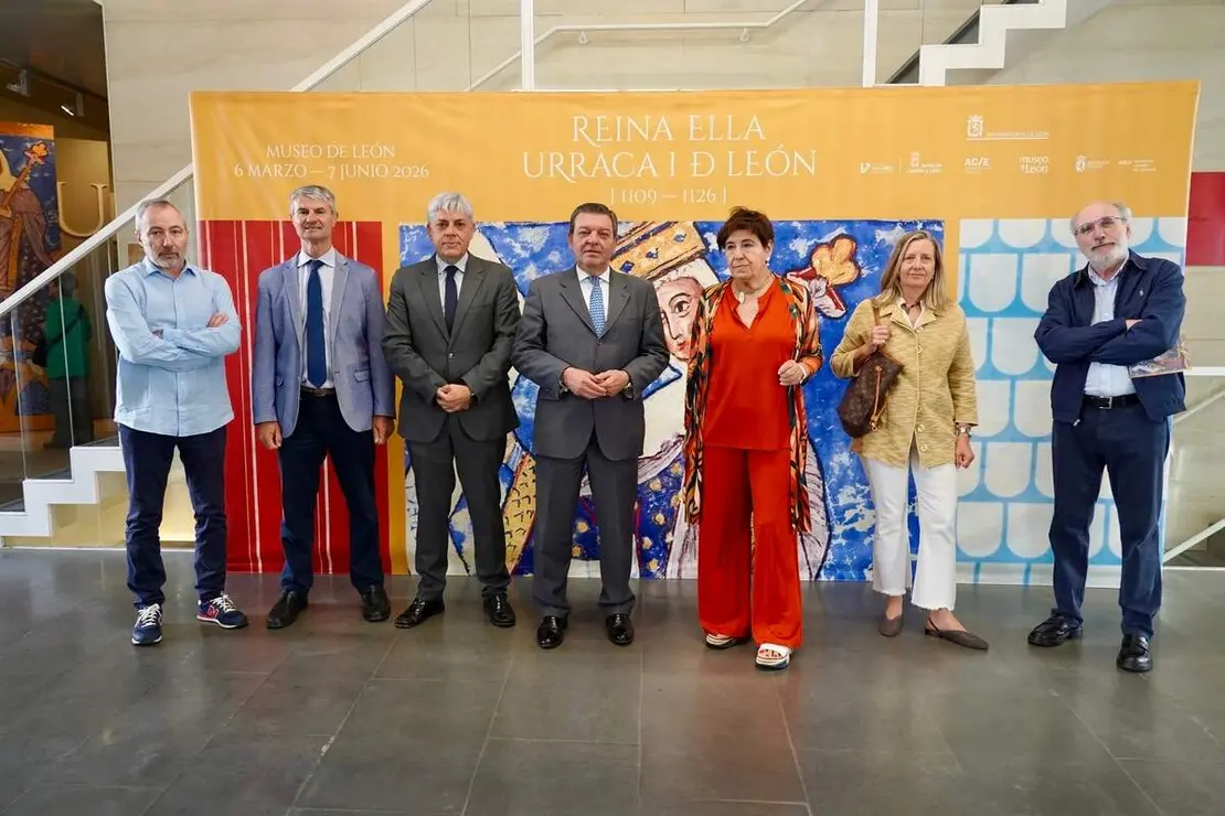 El consejero en funciones de la Presidencia, Luis Miguel Gonz&aacute;lez Gago, visita la exposici&oacute;n &lsquo;Reina Ella. Urraca I de Le&oacute;n (1109-1126)&rsquo;