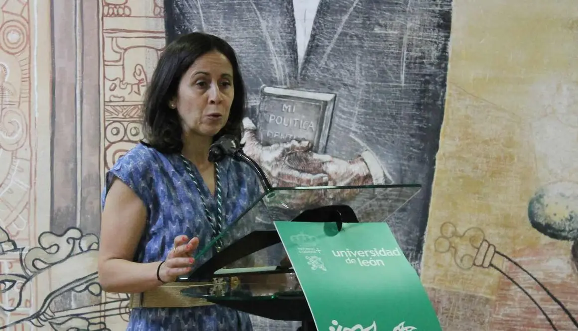 Judith Mart&iacute;n de la Fuente en un momento de su conferencia.