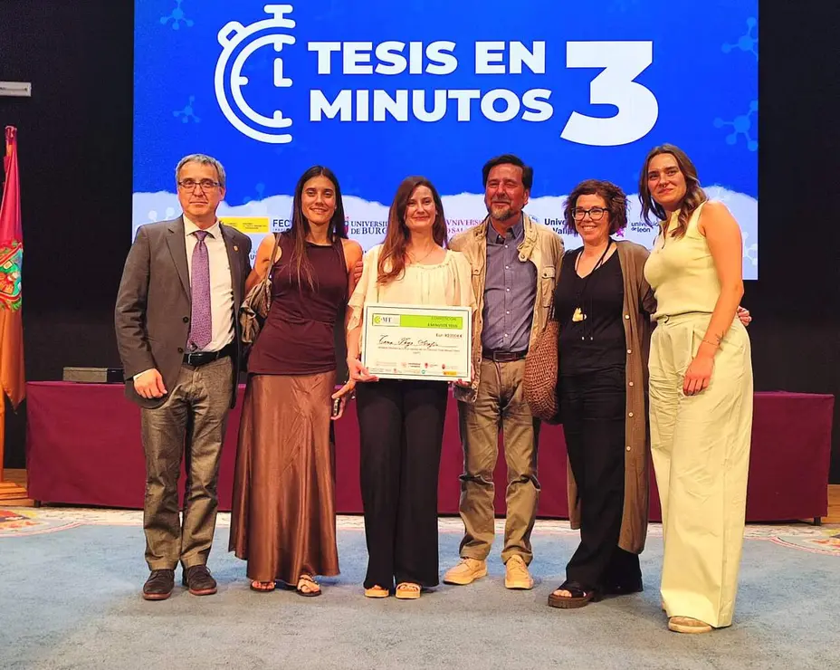 La delegaci&oacute;n que represent&oacute; a la ULE en la final celebrada en Burgos-02 (002)