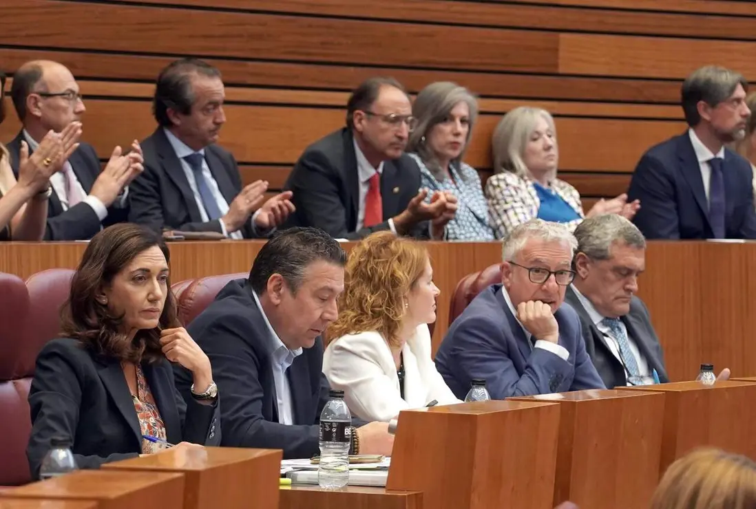 Alicia Gallego, en primer t&eacute;rmino, durante el discurso de Ma&ntilde;ueco.