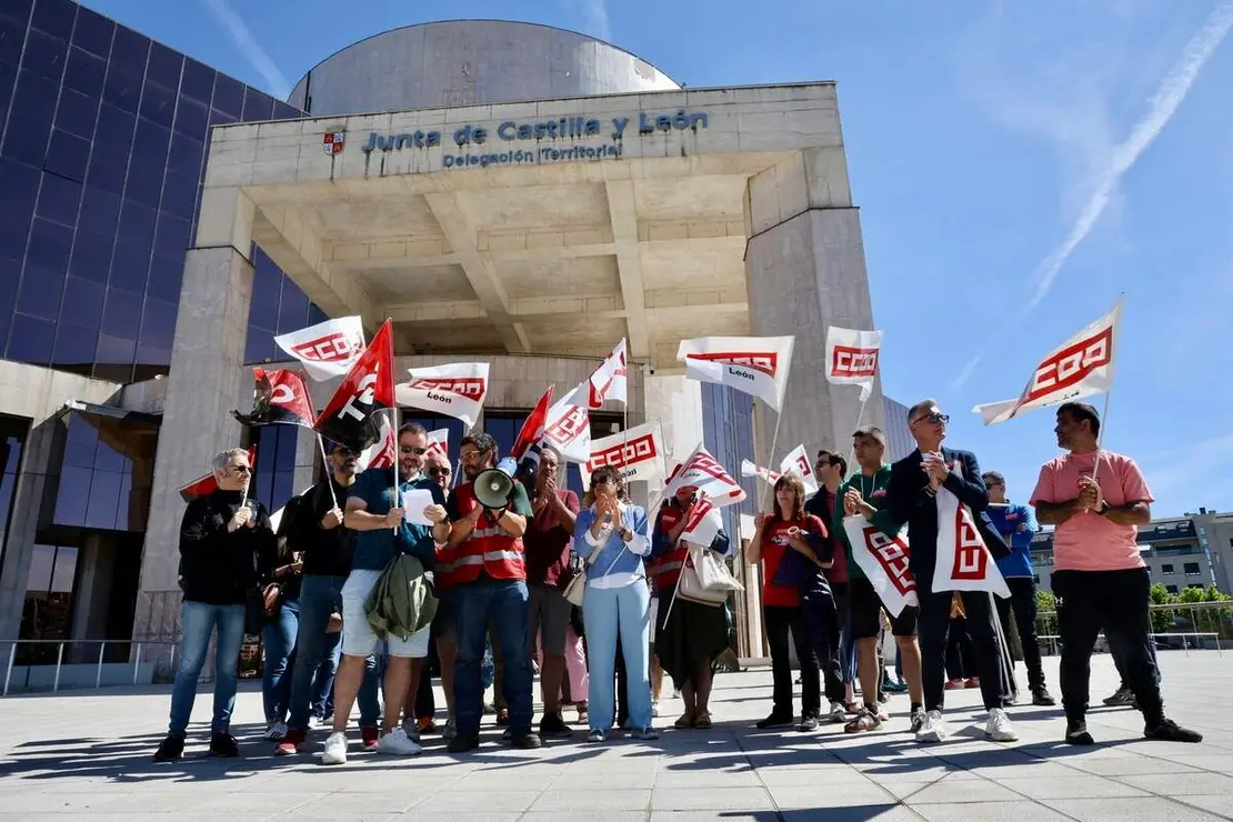 Comisiones Obreras, con el apoyo de la Confederaci&oacute;n General del Trabajo, convoca una concentraci&oacute;n del operativo de prevenci&oacute;n y extinci&oacute;n de incendios forestales de Castilla y Le&oacute;n para hacer visible su situaci&oacute;n d&iacute;as antes de que comience la &eacute;poca de riesgo alto