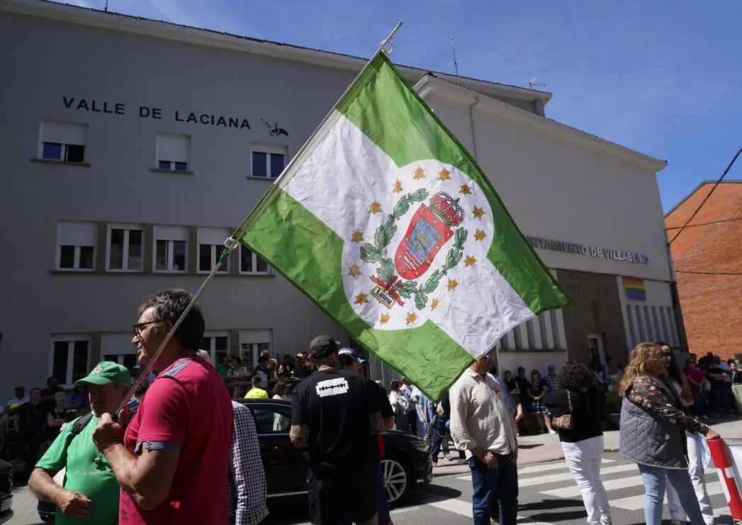 Paro de tres horas y manifestaci&oacute;n en Villablino (Le&oacute;n), bajo el lema &lsquo;Laciana merece futuro&rsquo;