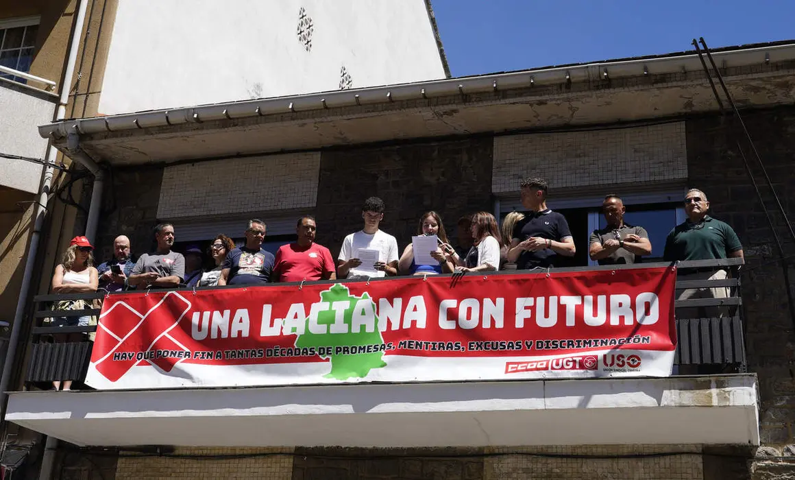 Paro de tres horas y manifestaci&oacute;n en Villablino (Le&oacute;n), bajo el lema &lsquo;Laciana merece futuro&rsquo;