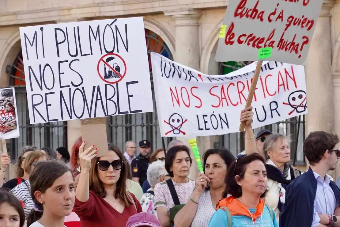 La plataforma contra la planta de biomasa de Puente Castro en Le&oacute;n se manifiesta contra el proyecto. Foto: Campillo