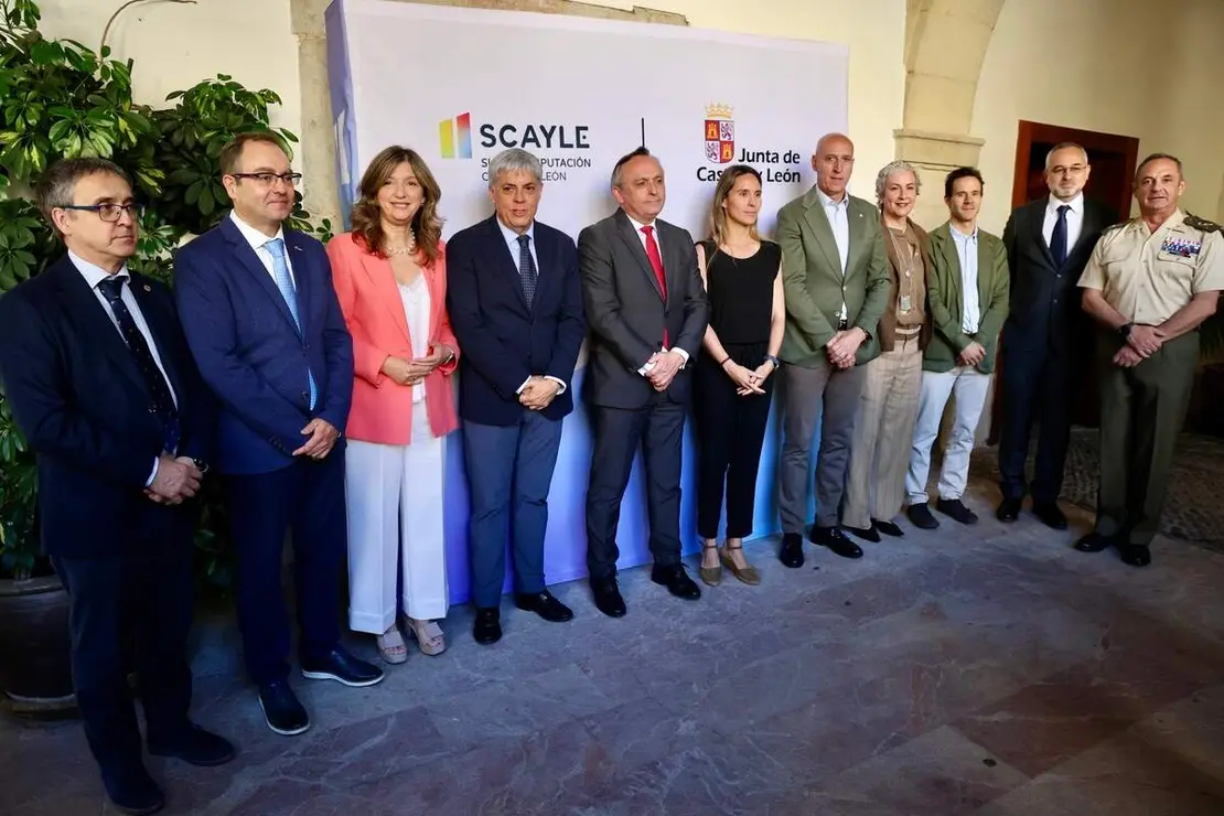 El viceconsejero de Transformaci&oacute;n Digital, Luis Enrique Ortega, y el alcalde de Le&oacute;n, Jos&eacute; Antonio Diez, inauguran la Jornada &lsquo;Tecnolog&iacute;as Cu&aacute;nticas, Seguridad y Defensa&rsquo;, organizada por el Centro de Supercomputaci&oacute;n de Castilla y Le&oacute;n