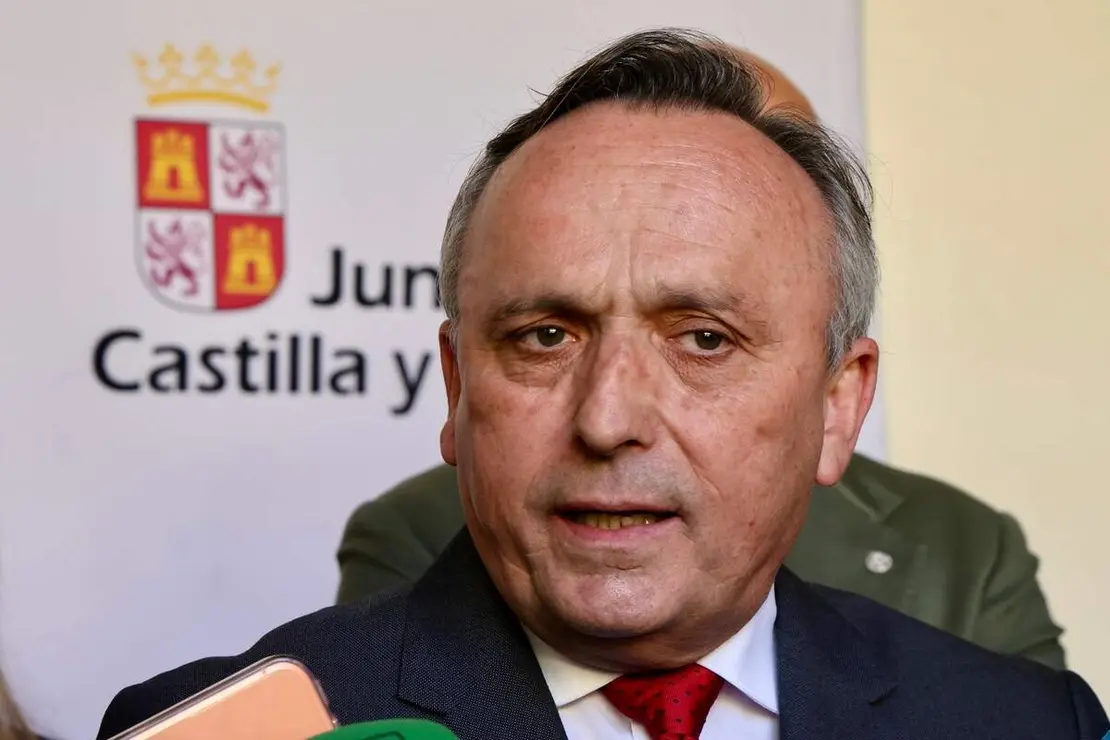 El viceconsejero de Transformaci&oacute;n Digital, Luis Enrique Ortega, y el alcalde de Le&oacute;n, Jos&eacute; Antonio Diez, inauguran la Jornada &lsquo;Tecnolog&iacute;as Cu&aacute;nticas, Seguridad y Defensa&rsquo;, organizada por el Centro de Supercomputaci&oacute;n de Castilla y Le&oacute;n