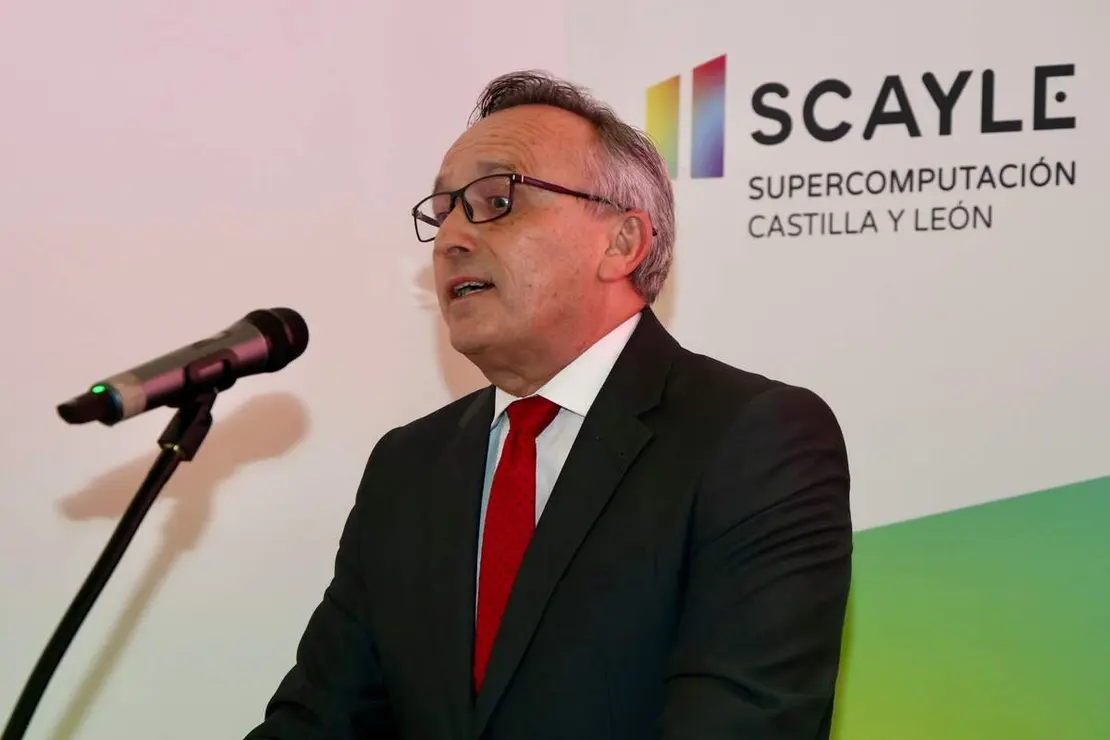 El viceconsejero de Transformaci&oacute;n Digital, Luis Enrique Ortega, y el alcalde de Le&oacute;n, Jos&eacute; Antonio Diez, inauguran la Jornada &lsquo;Tecnolog&iacute;as Cu&aacute;nticas, Seguridad y Defensa&rsquo;, organizada por el Centro de Supercomputaci&oacute;n de Castilla y Le&oacute;n