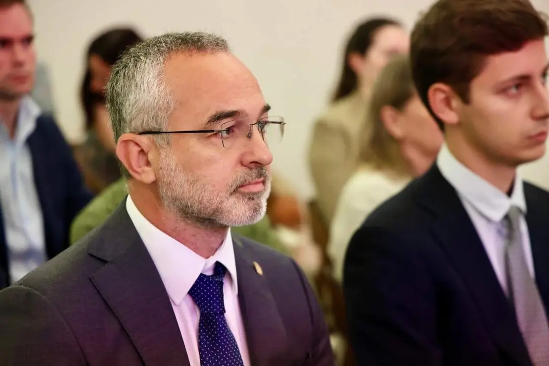 El viceconsejero de Transformaci&oacute;n Digital, Luis Enrique Ortega, y el alcalde de Le&oacute;n, Jos&eacute; Antonio Diez, inauguran la Jornada &lsquo;Tecnolog&iacute;as Cu&aacute;nticas, Seguridad y Defensa&rsquo;, organizada por el Centro de Supercomputaci&oacute;n de Castilla y Le&oacute;n