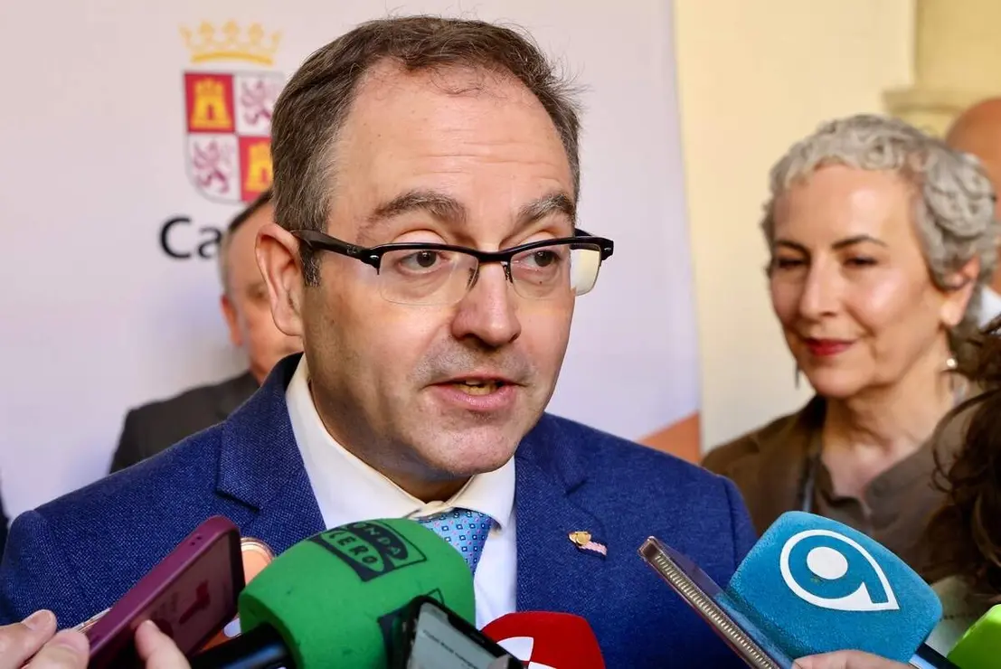El viceconsejero de Transformaci&oacute;n Digital, Luis Enrique Ortega, y el alcalde de Le&oacute;n, Jos&eacute; Antonio Diez, inauguran la Jornada &lsquo;Tecnolog&iacute;as Cu&aacute;nticas, Seguridad y Defensa&rsquo;, organizada por el Centro de Supercomputaci&oacute;n de Castilla y Le&oacute;n