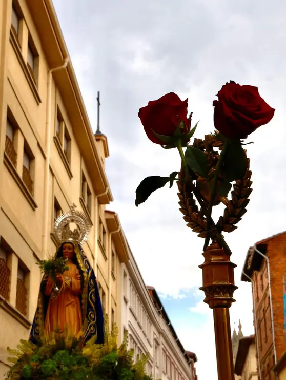 La corporaci&oacute;n municipal del Ayuntamiento de Le&oacute;n, encabezada por el alcalde, Jos&eacute; Antonio Diez, asiste a la eucarist&iacute;a y a la procesi&oacute;n con motivo de la celebraci&oacute;n del Corpus Christi
