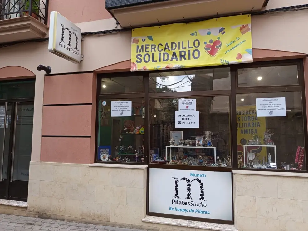 Mercadillo solidario Astorga (19)