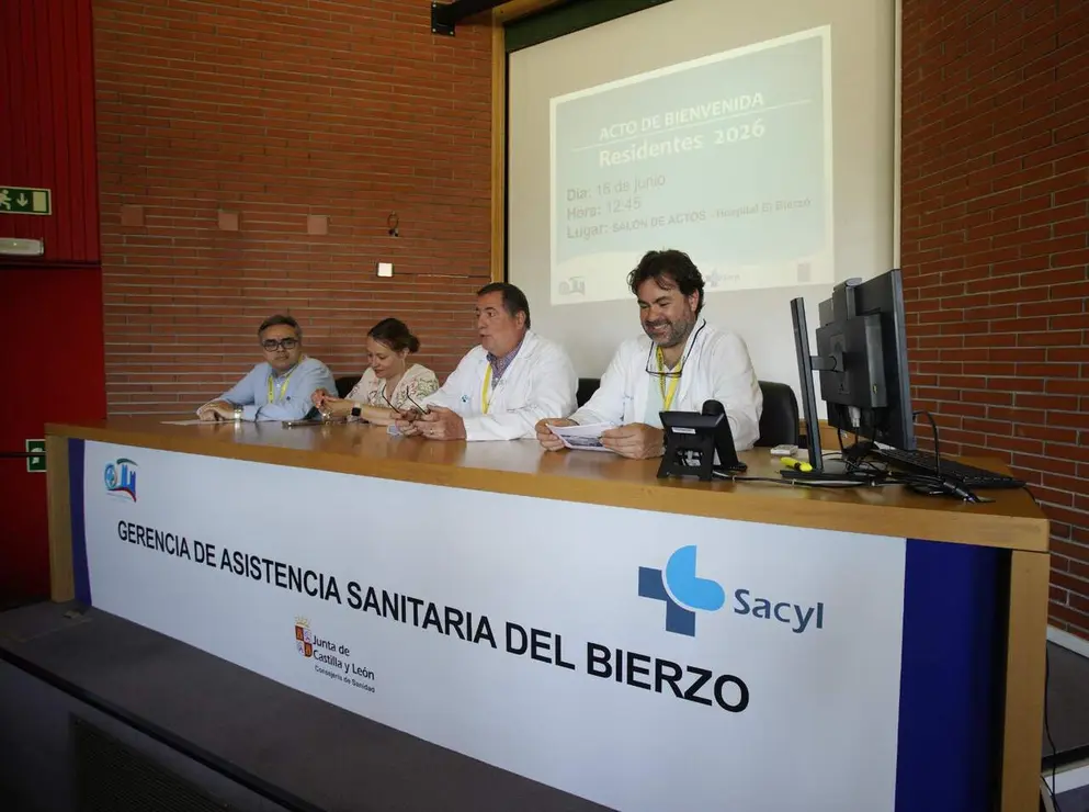 Acto de bienvenida de los nuevos residentes del hospital del Bierzo. Fotos: C&eacute;sar S&aacute;nchez.