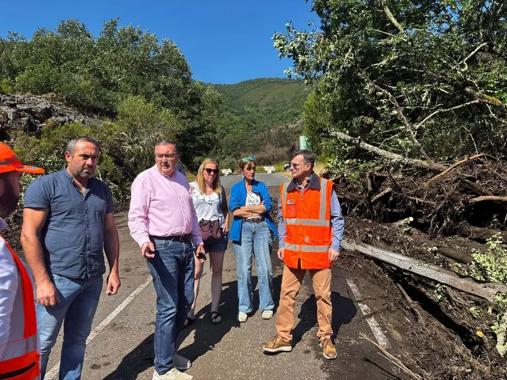 La Diputaci&oacute;n de Le&oacute;n inicia una obra de emergencia para poder reestablecer la carretera que da acceso al Valle de Fornela. Foto: Diputaci&oacute;n.
