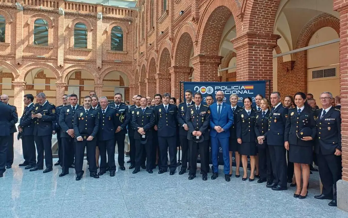 Polic&iacute;a Nacional (5)