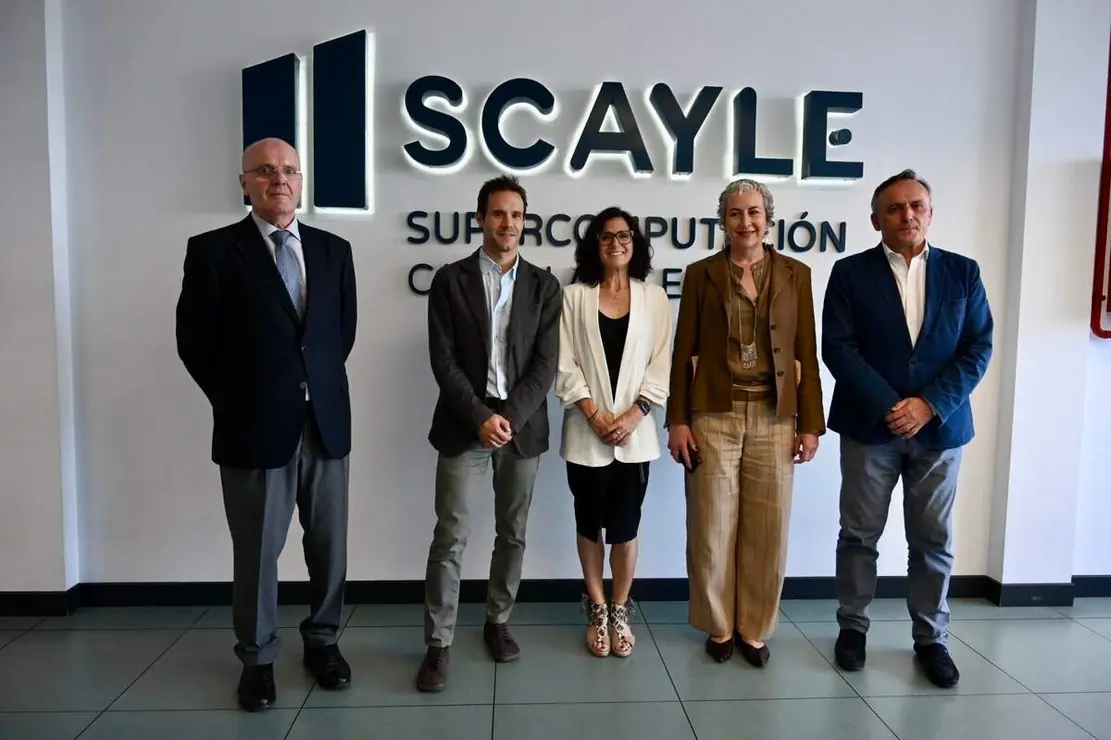 La consejera de Movilidad, Transformaci&oacute;n Digital e Inteligencia Artificial, Cristina Sanchidri&aacute;n, mantiene una reuni&oacute;n de trabajo con la directora de Scayle, Hilde P&eacute;rez, y visita el Centro de Supercomputaci&oacute;n de Castilla y Le&oacute;n