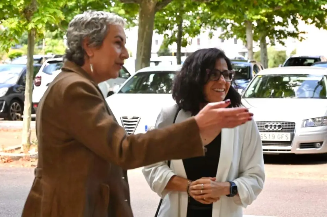 La consejera de Movilidad, Transformaci&oacute;n Digital e Inteligencia Artificial, Cristina Sanchidri&aacute;n, mantiene una reuni&oacute;n de trabajo con la directora de Scayle, Hilde P&eacute;rez, y visita el Centro de Supercomputaci&oacute;n de Castilla y Le&oacute;n