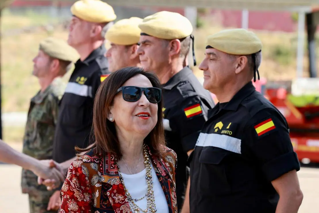 La ministra de Defensa, le leonesa Margarita Robles, visit&oacute; este martes el Quinto Batall&oacute;n de Intervenci&oacute;n en Emergencias de la UME y la Unidad de Drones de la Unidad Militar de Emergencias (Udrume). Fotos: Campillo.