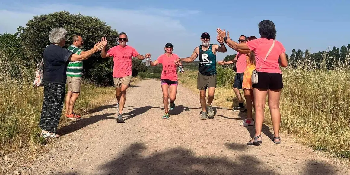 La XVI edici&oacute;n de "A Santiago Contra el C&aacute;ncer" concluye en Compostela tras superar el calor extremo y ampliar su recorrido con nuevas rutas para recaudar fondos destinados a la Asociaci&oacute;n Espa&ntilde;ola Contra el C&aacute;ncer en Le&oacute;n.