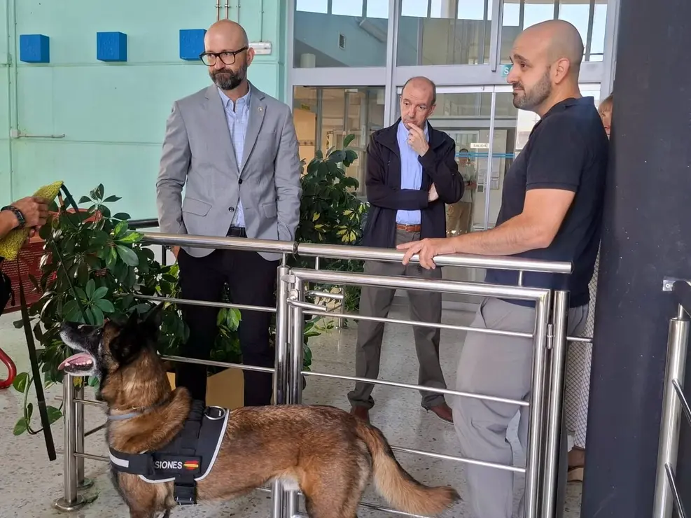 El subdelegado del Gobierno, H&eacute;ctor Alaiz,&nbsp;visit&oacute;&nbsp;el recinto ubicado en Mansilla de las Mulas, donde abog&oacute; por fortalecer los programas de formaci&oacute;n para impulsar la reinserci&oacute;n social de los internos. Foto: Subdelegaci&oacute;n del Gobierno.
